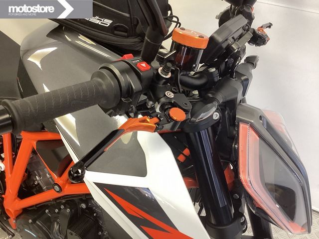ktm - 1290-super-duke-r
