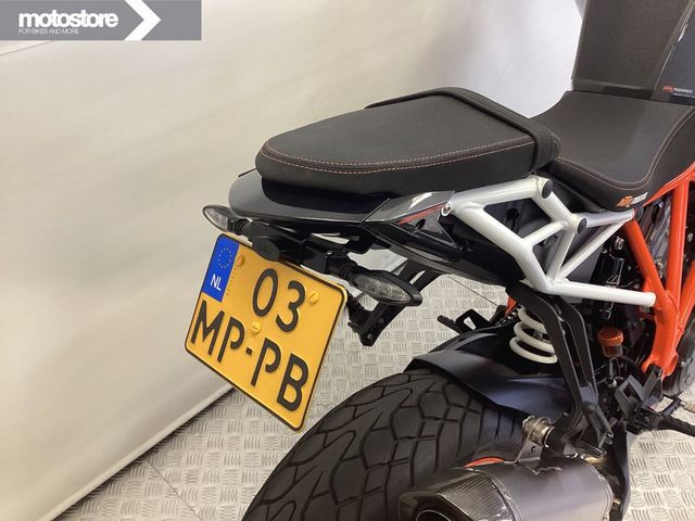 ktm - 1290-super-duke-r