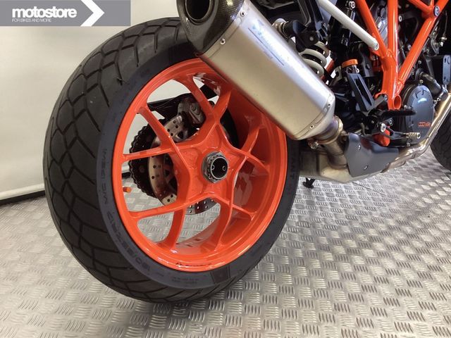 ktm - 1290-super-duke-r