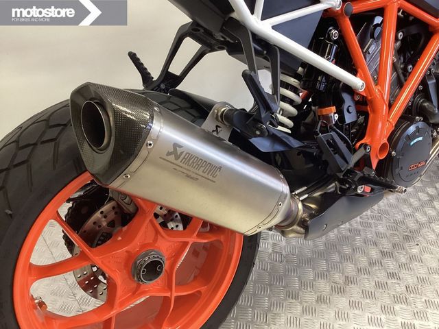 ktm - 1290-super-duke-r