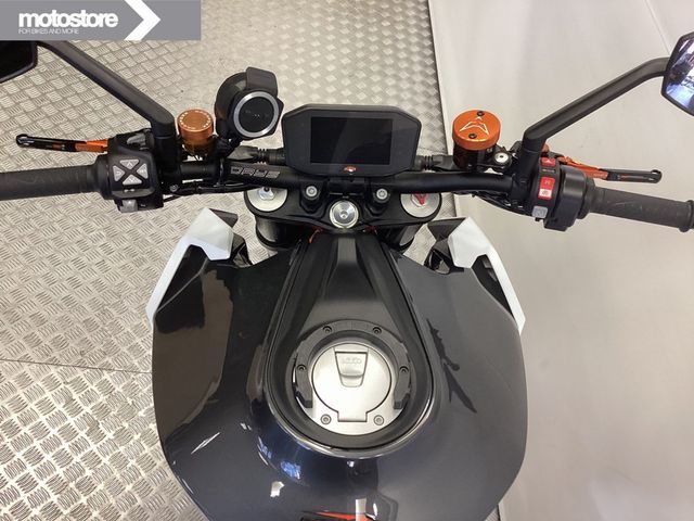 ktm - 1290-super-duke-r