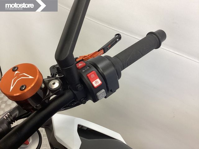 ktm - 1290-super-duke-r