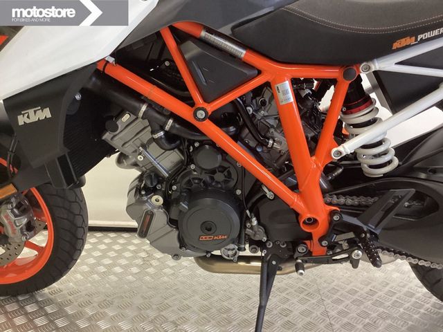 ktm - 1290-super-duke-r
