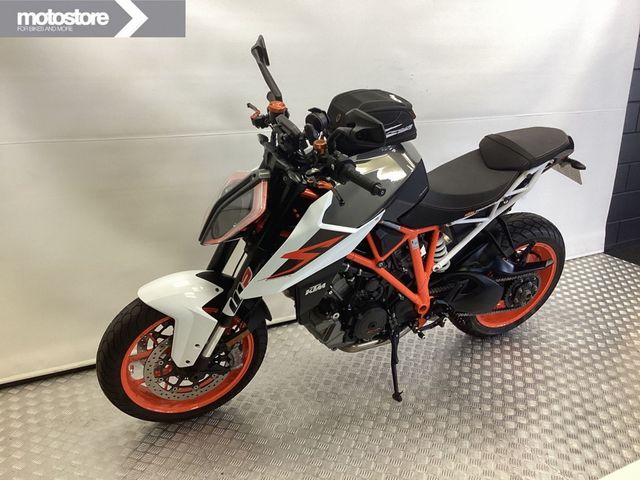 ktm - 1290-super-duke-r