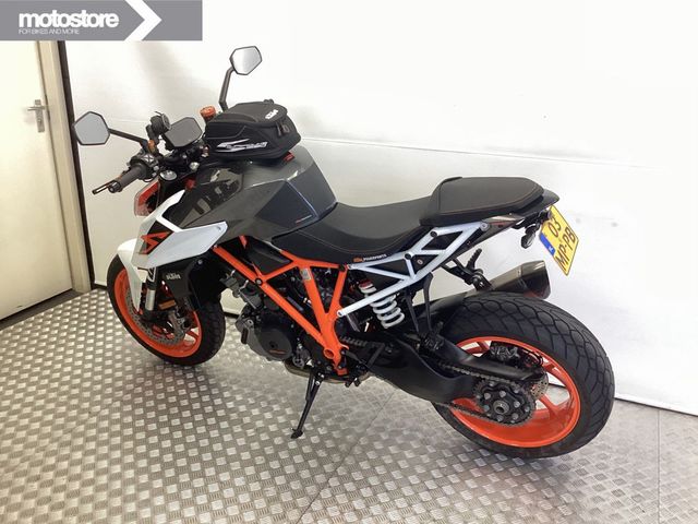 ktm - 1290-super-duke-r