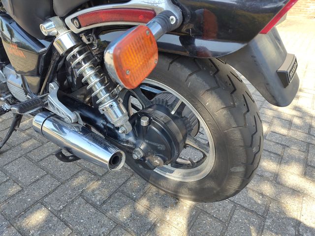 honda - vf-700-c-magna