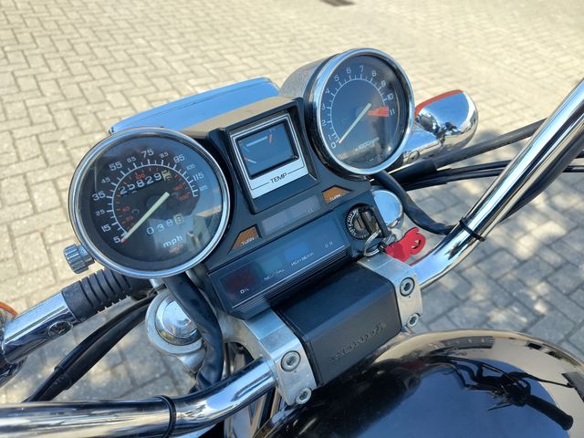 honda - vf-700-c-magna
