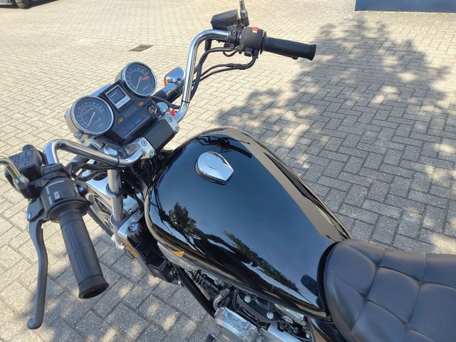 honda - vf-700-c-magna