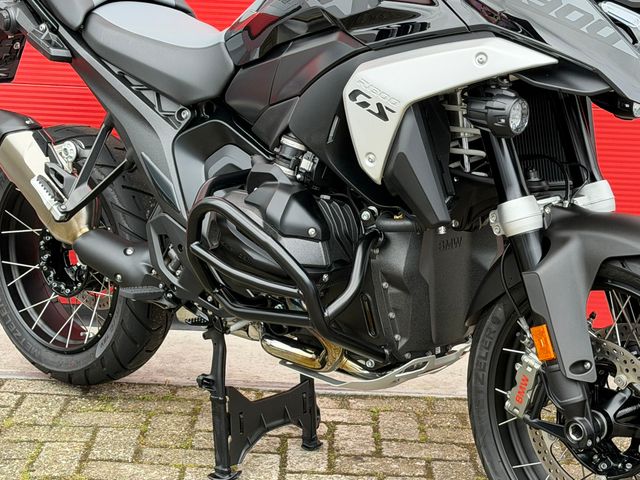 bmw - r-1300-gs-triple-black