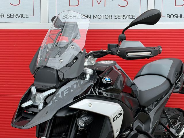 bmw - r-1300-gs-triple-black