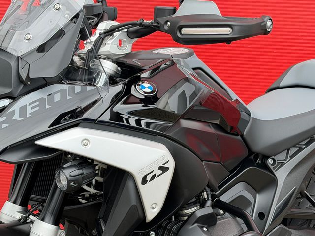 bmw - r-1300-gs-triple-black