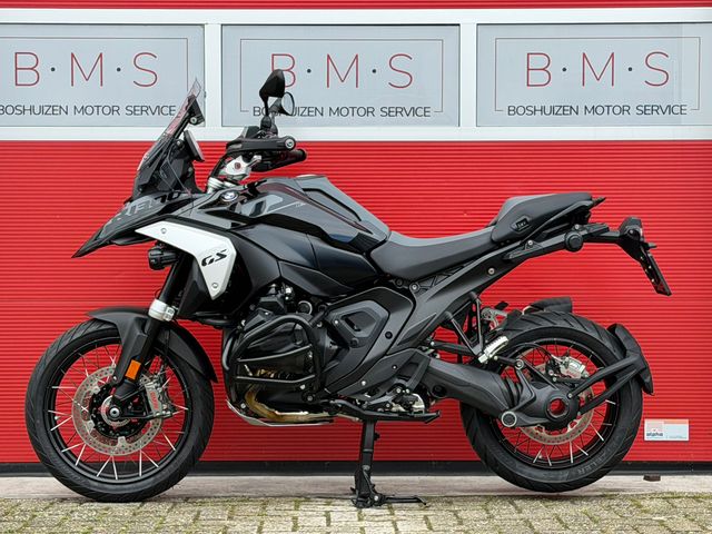 bmw - r-1300-gs-triple-black