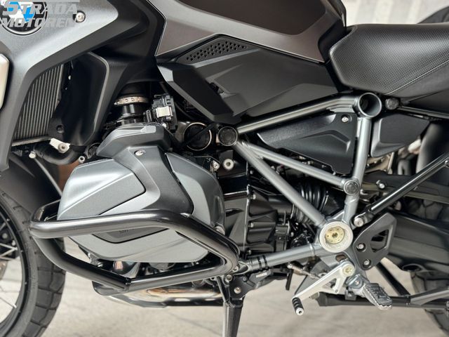 bmw - r-1250-gs-triple-black