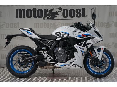 SUZUKI GSX-8R – foto 2