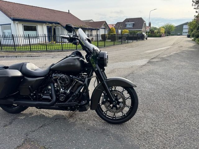 harley-davidson - roadking-114