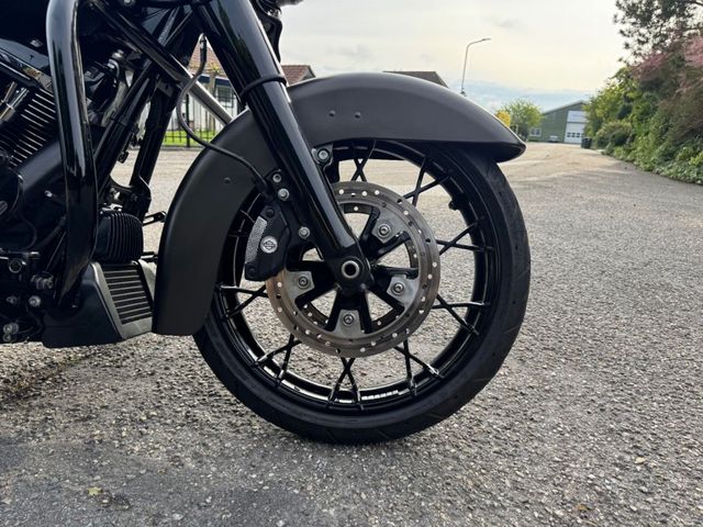 harley-davidson - roadking-114