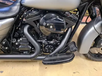 HARLEY-DAVIDSON STREET GLIDE FLHX – foto 2