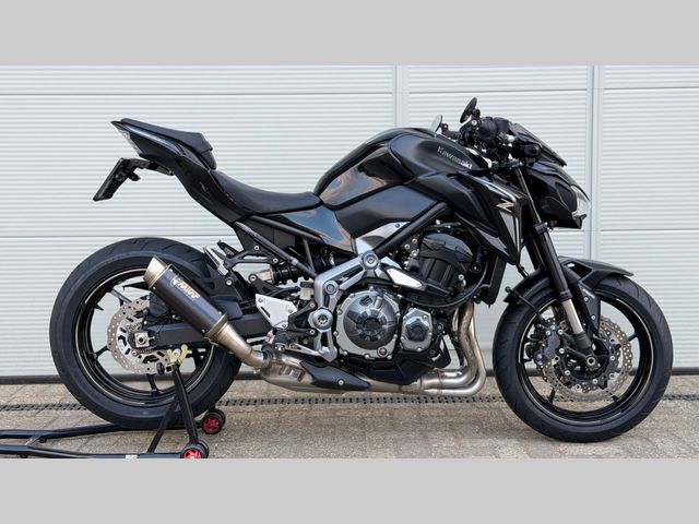 kawasaki - z900