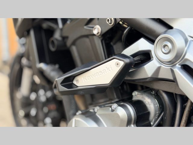kawasaki - z900