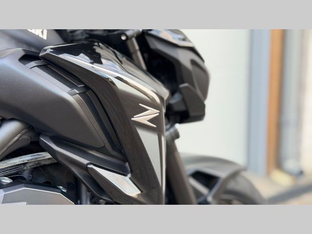 kawasaki - z900