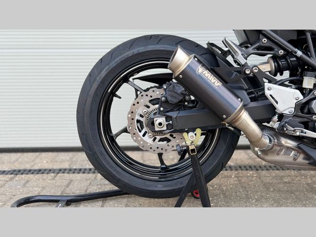 kawasaki - z900