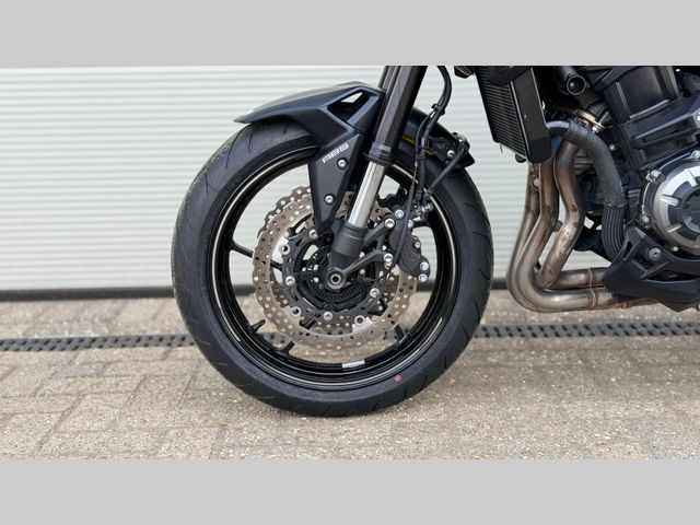 kawasaki - z900