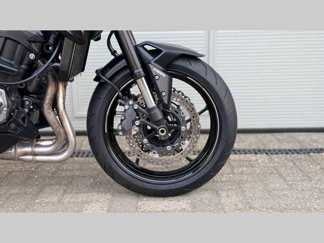 kawasaki - z900