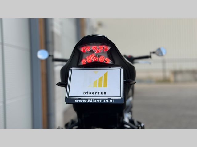 kawasaki - z900