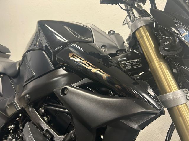 suzuki - gsr-750