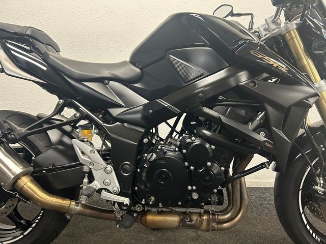 suzuki - gsr-750