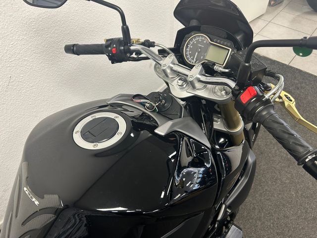 suzuki - gsr-750