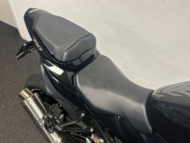 suzuki - gsr-750