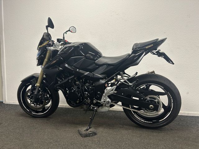 suzuki - gsr-750