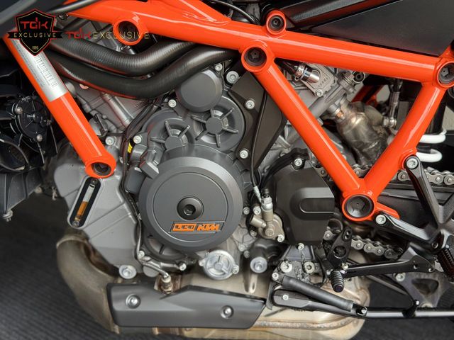 ktm - 1290-super-duke-r