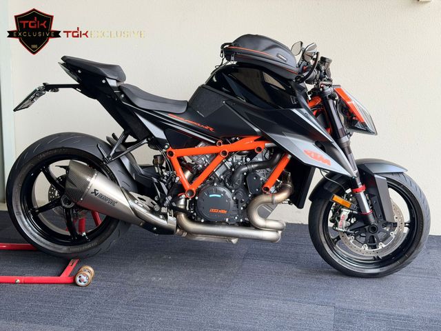 ktm - 1290-super-duke-r