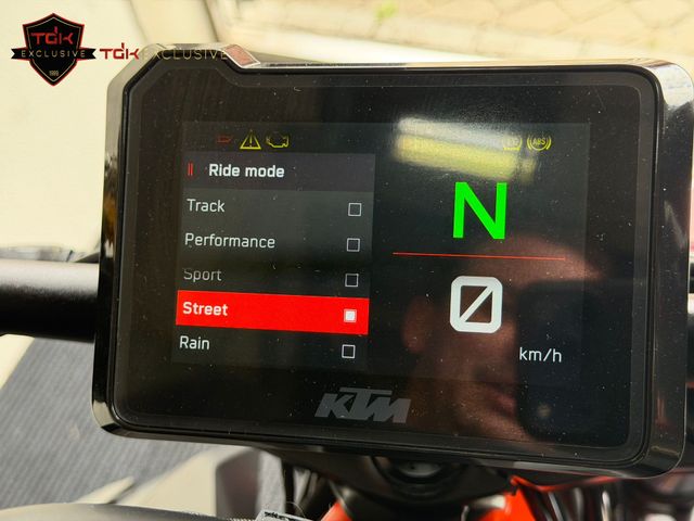 ktm - 1290-super-duke-r