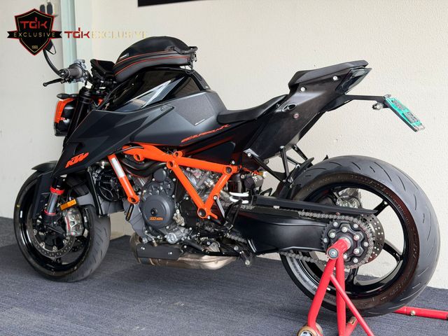 ktm - 1290-super-duke-r