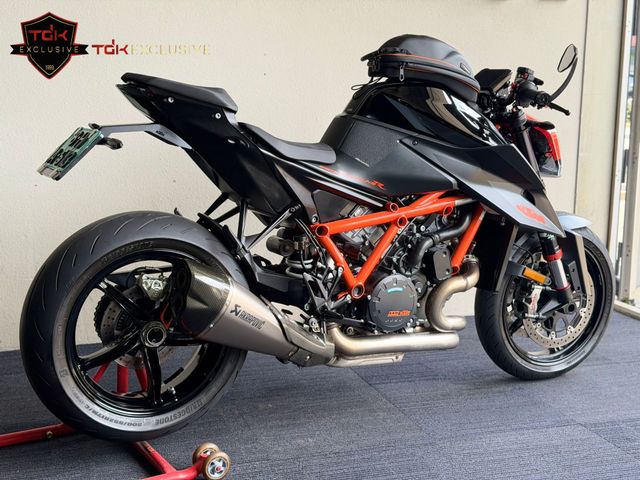 ktm - 1290-super-duke-r