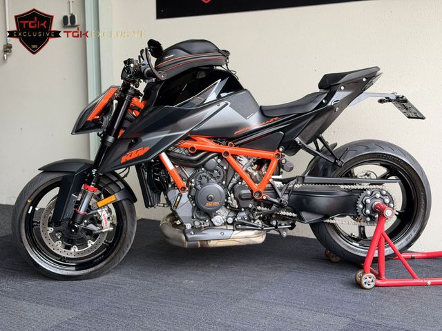 ktm - 1290-super-duke-r