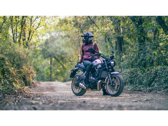 yamaha - xsr-700-xtribute
