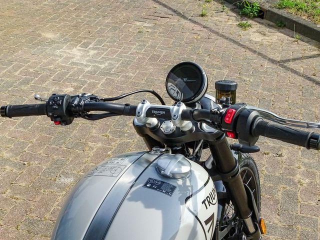triumph - scrambler-1200-x
