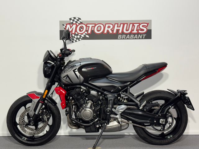 triumph - trident-660