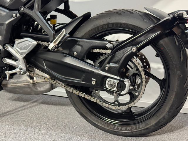 triumph - trident-660