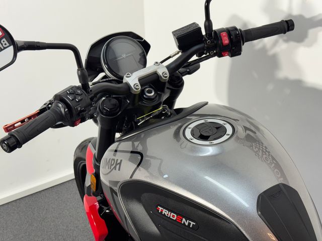 triumph - trident-660