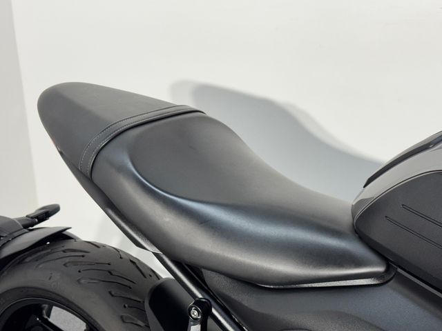 triumph - trident-660