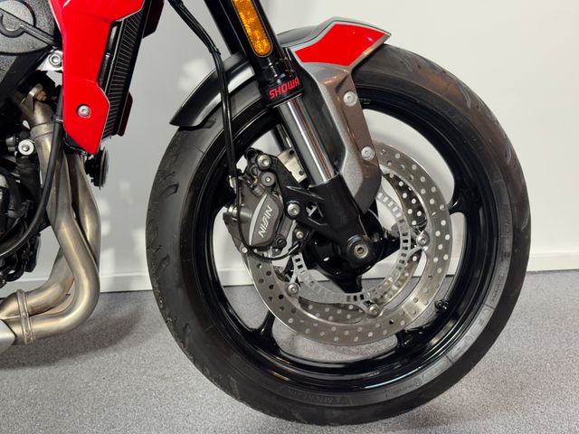triumph - trident-660