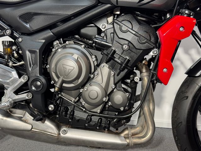 triumph - trident-660