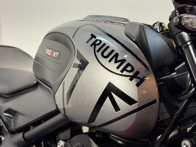 triumph - trident-660