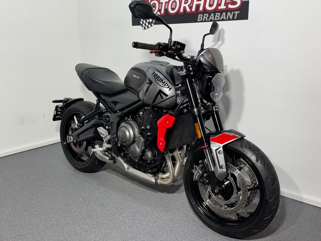 triumph - trident-660