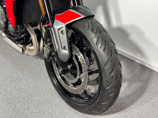 triumph - trident-660